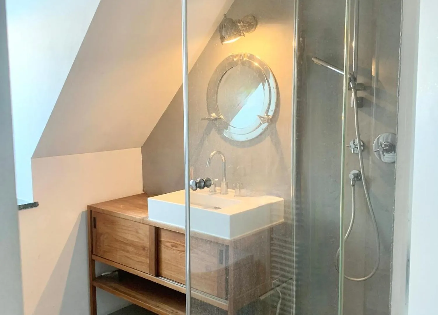 Apartment Schoene Dachgeschoss-Maisonette Wohnung Munich