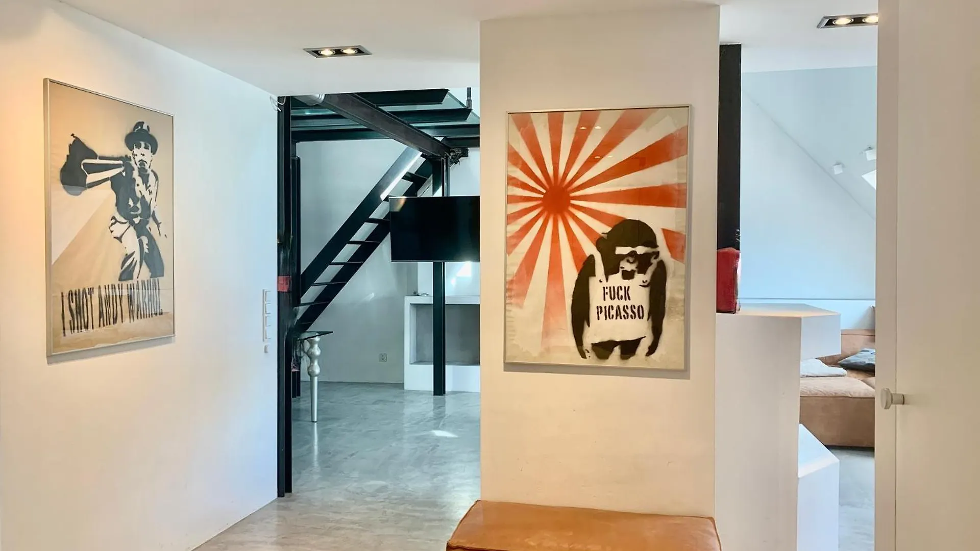 Schoene Dachgeschoss-Maisonette Wohnung Munich