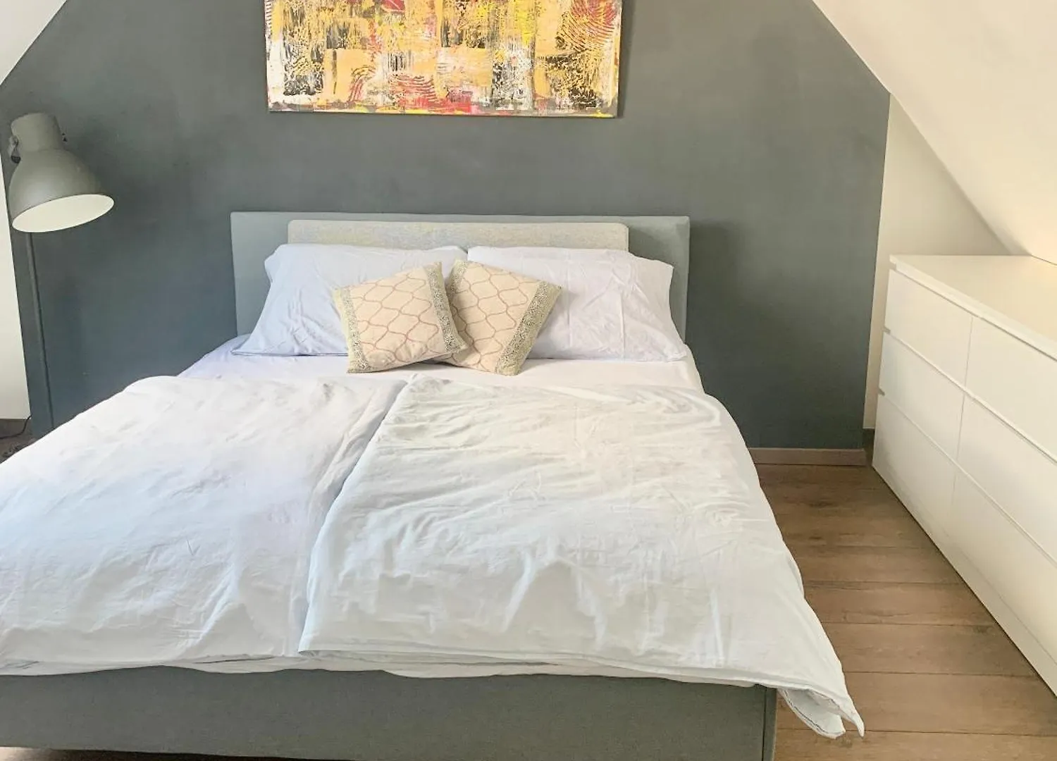 Schoene Dachgeschoss-Maisonette Wohnung Munich 0*,  Germany